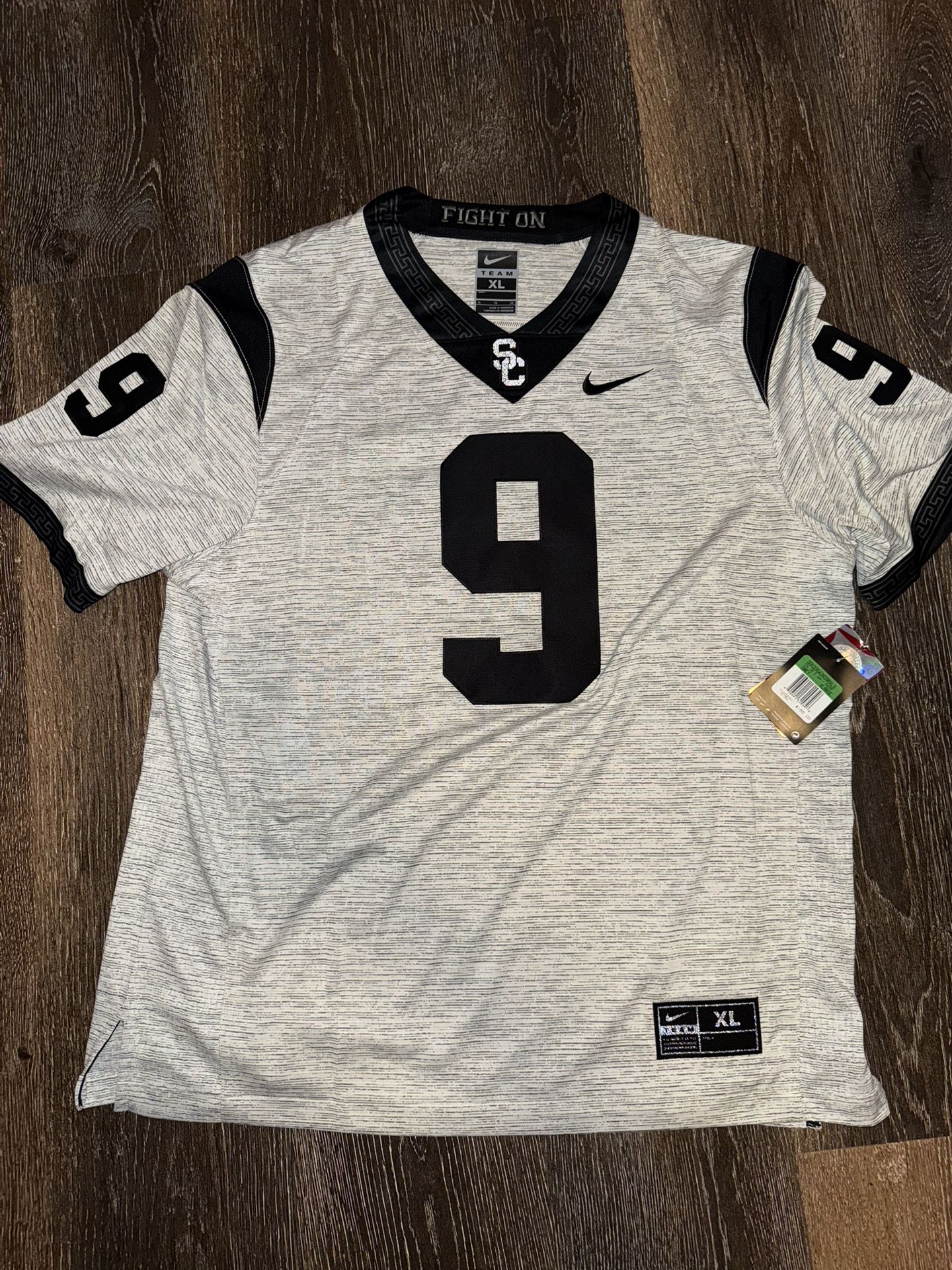 RARE USC TROJANS NIKE FOOTBALL JERSEY XL BRAND NEW !