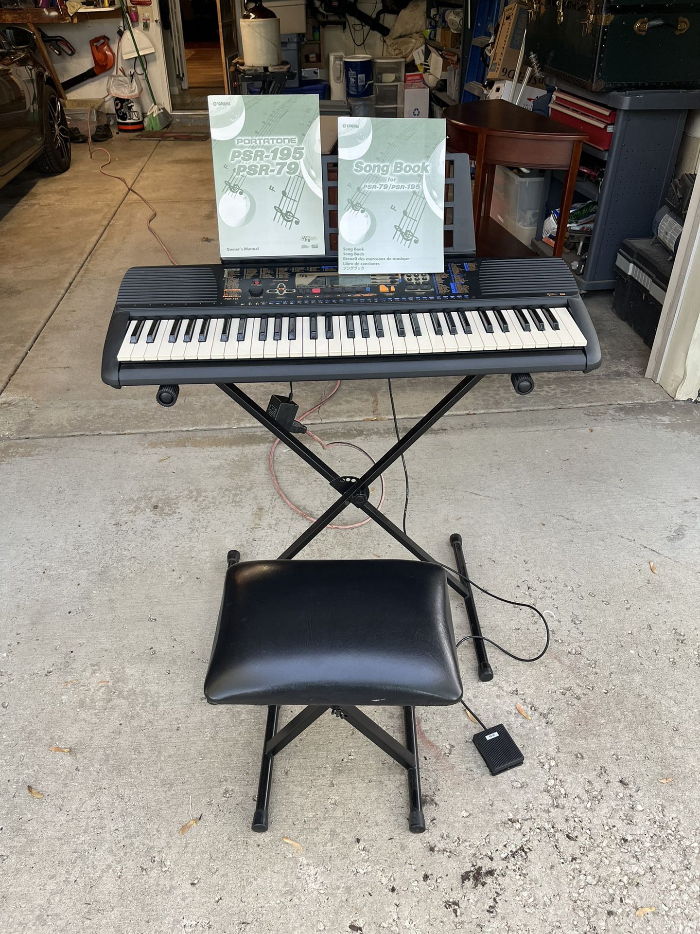 Yamaha PSR 195 portable keyboard with power supply bench & foot pedal.