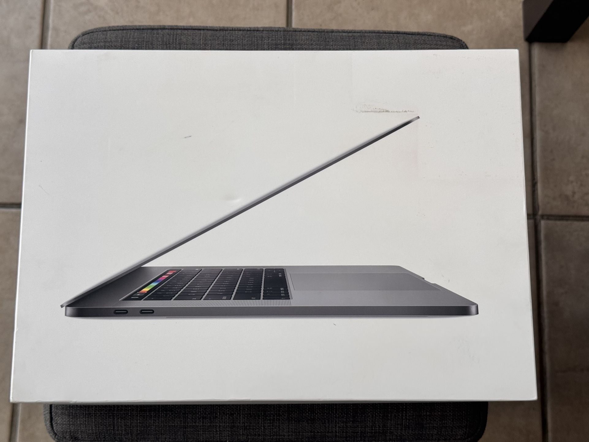 Apple MacBook Pro 15” i9 512GB 2019 Like New