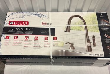 Delta Dunsley Pull-Down Kitchen Faucet
