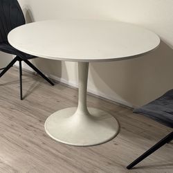 IKEA DOCKSTA round dining table, white