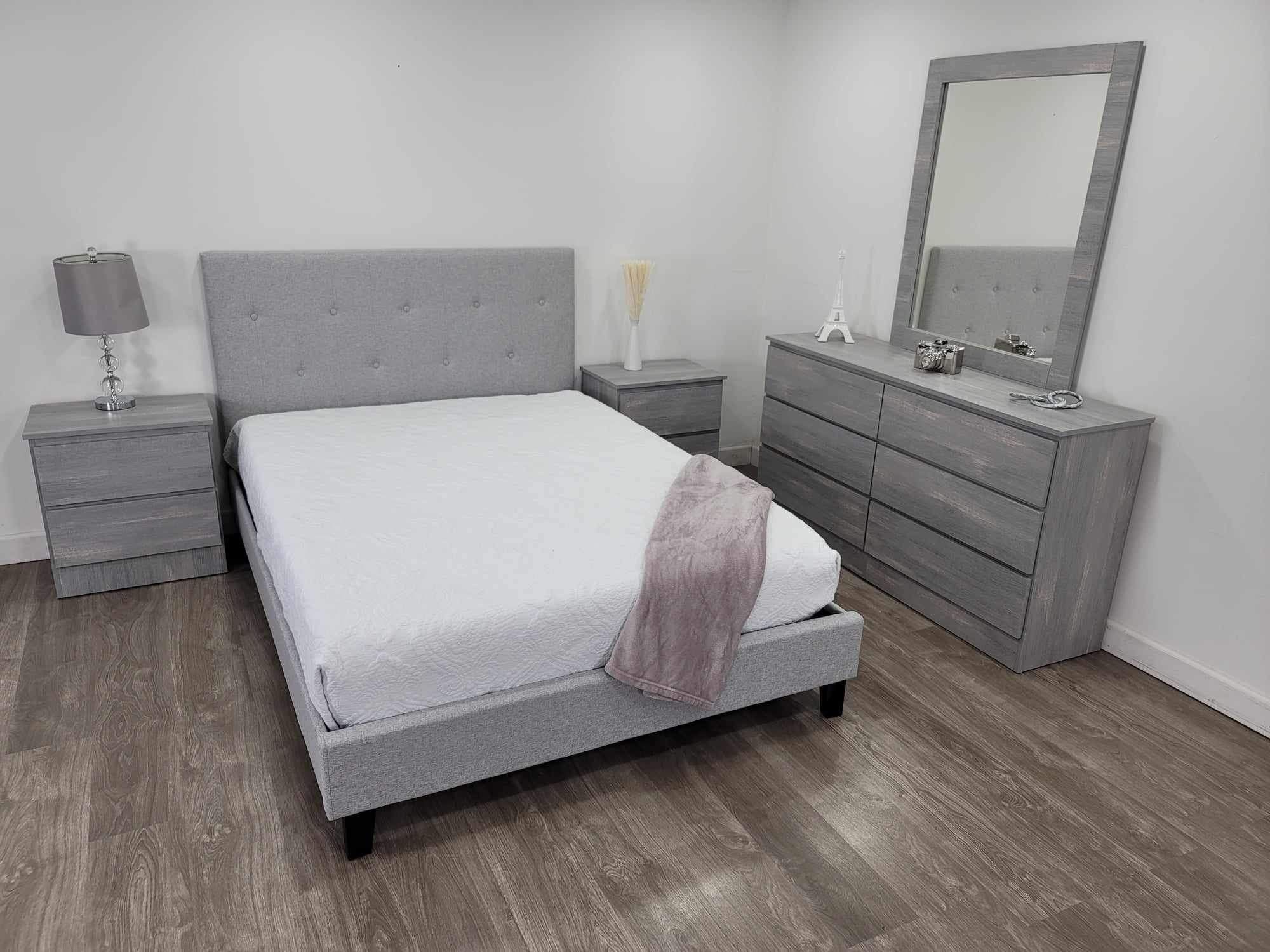 Brand New Queen Bedroom Set / Juego de Cuarto Queen … Delivery Available 🚚