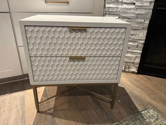 Donati White 2-Drawer Nightstand