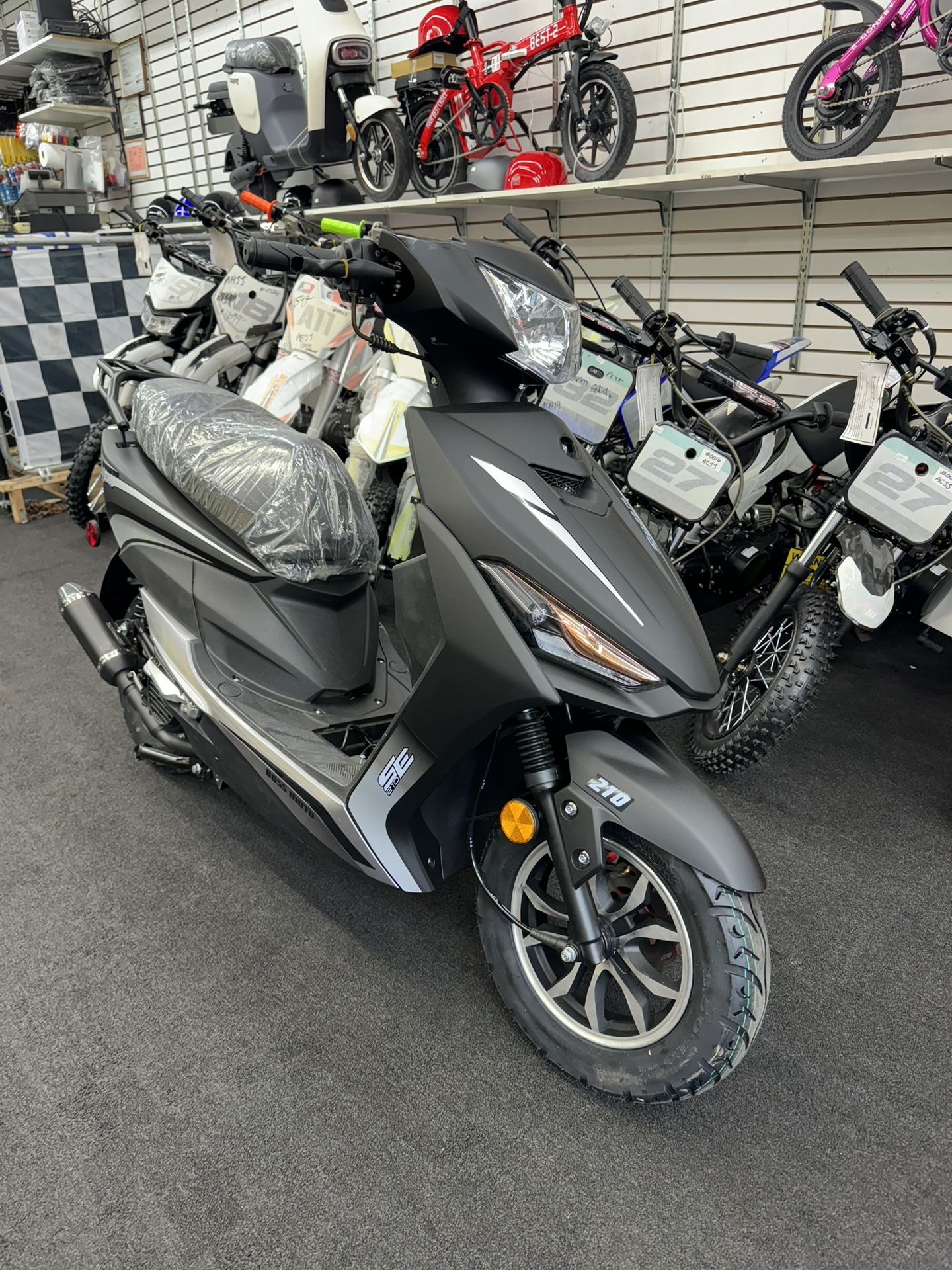 Brand New Razor Se 210 200cc Gas Scooter