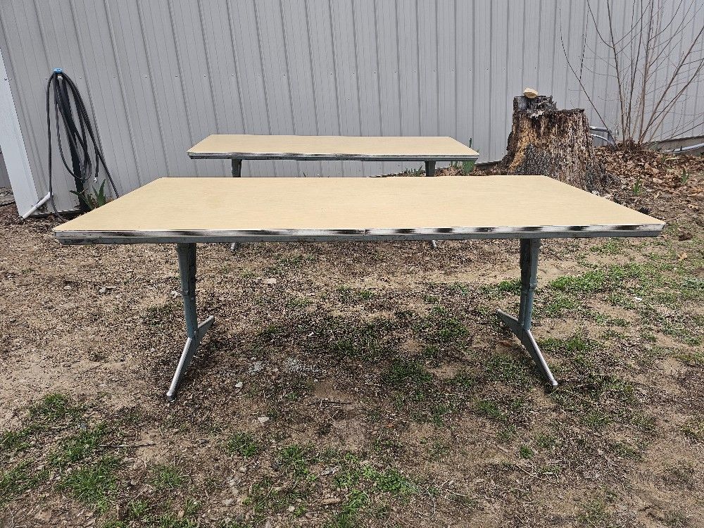 Vintage 1950s MCM Retro Atomic Worktable, Dining or Coffee Table