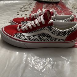 VANS SIZE 10.5 