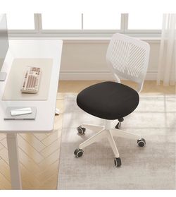 Small vanity / kids chair