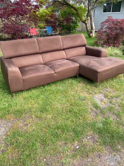 Nice modern sectional