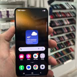 Samsung Galaxy S22 128Gb *Unlocked* + *With Warranty* + *With Charger*