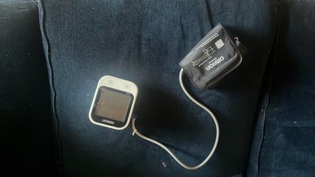 Omron digital blood pressure checker