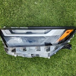 2019-2015 Toyota RAV4 Driver Side Headlight Halogen W/LED ORIGINAL