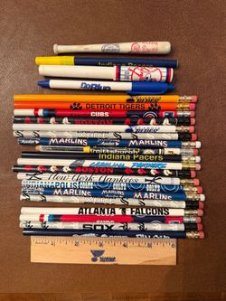 Lot 23 professional sports pens & pencils New York Yankees etc