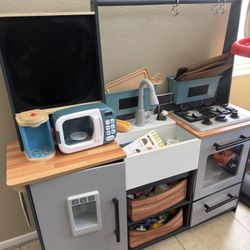Kids Play Kitchen 