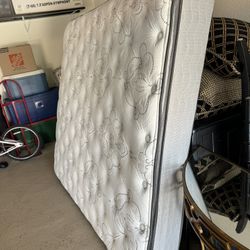 Cali King mattress And Box Springs