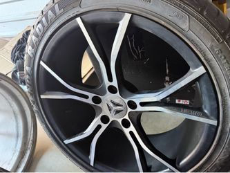 2015 Polaris slingshot stock rims 18 inch front & 20 inch rear
