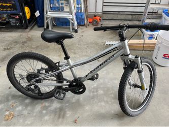 🚲 Specialized Hotrock 20” Kids Mountain Bike – Excellent Condition