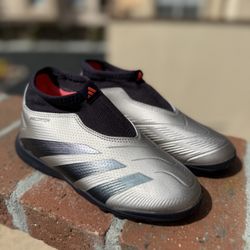 Kids Adidas Soccer Shoes Size 1 US