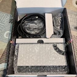 Oled Switch Comes With Case And Wireless Controller. 