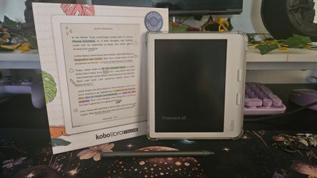 Kobo libra colour ( white )