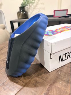 Size 10M Nike Mind 001 Flyknit Slide Hyper Royal Black