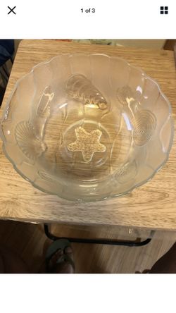 Vintage Clear Glass Sea design very good condition
