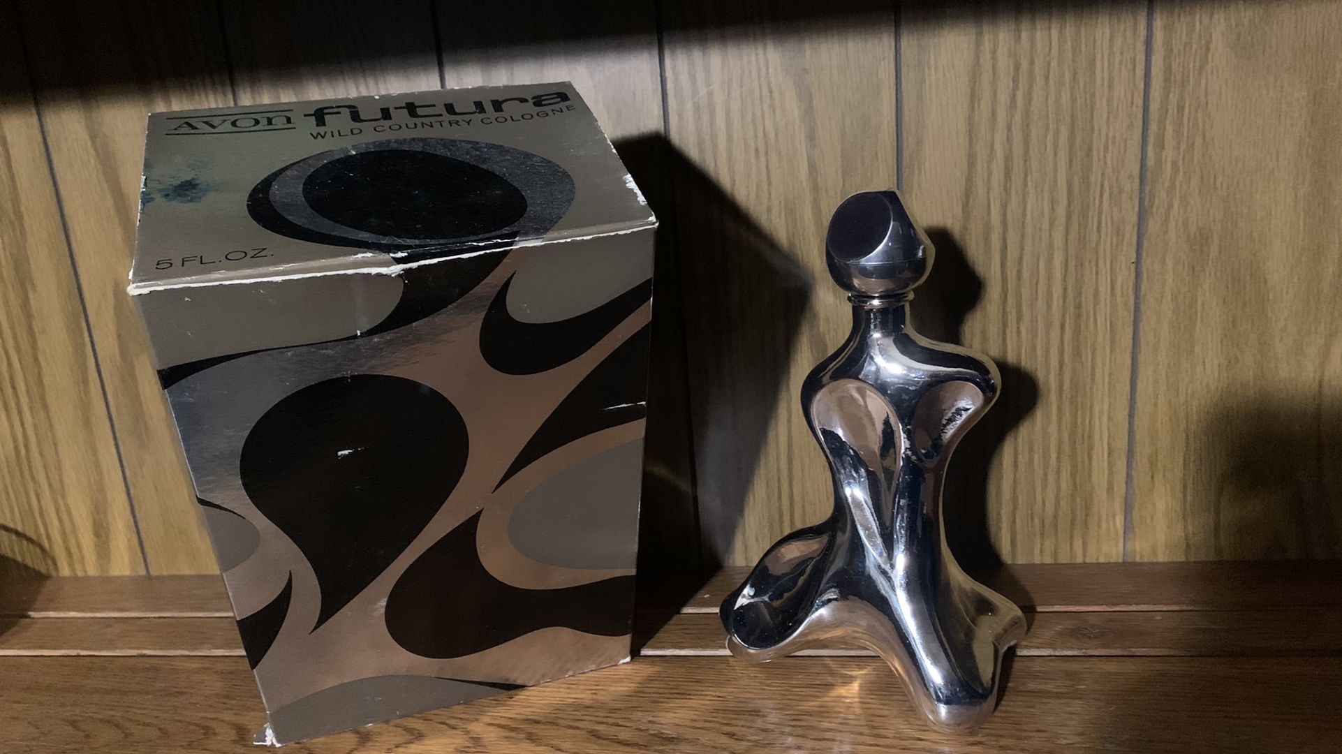 Vintage Avon Futura Wild Country Cologne in 5 Oz Metal Chrome Decanter & Box New