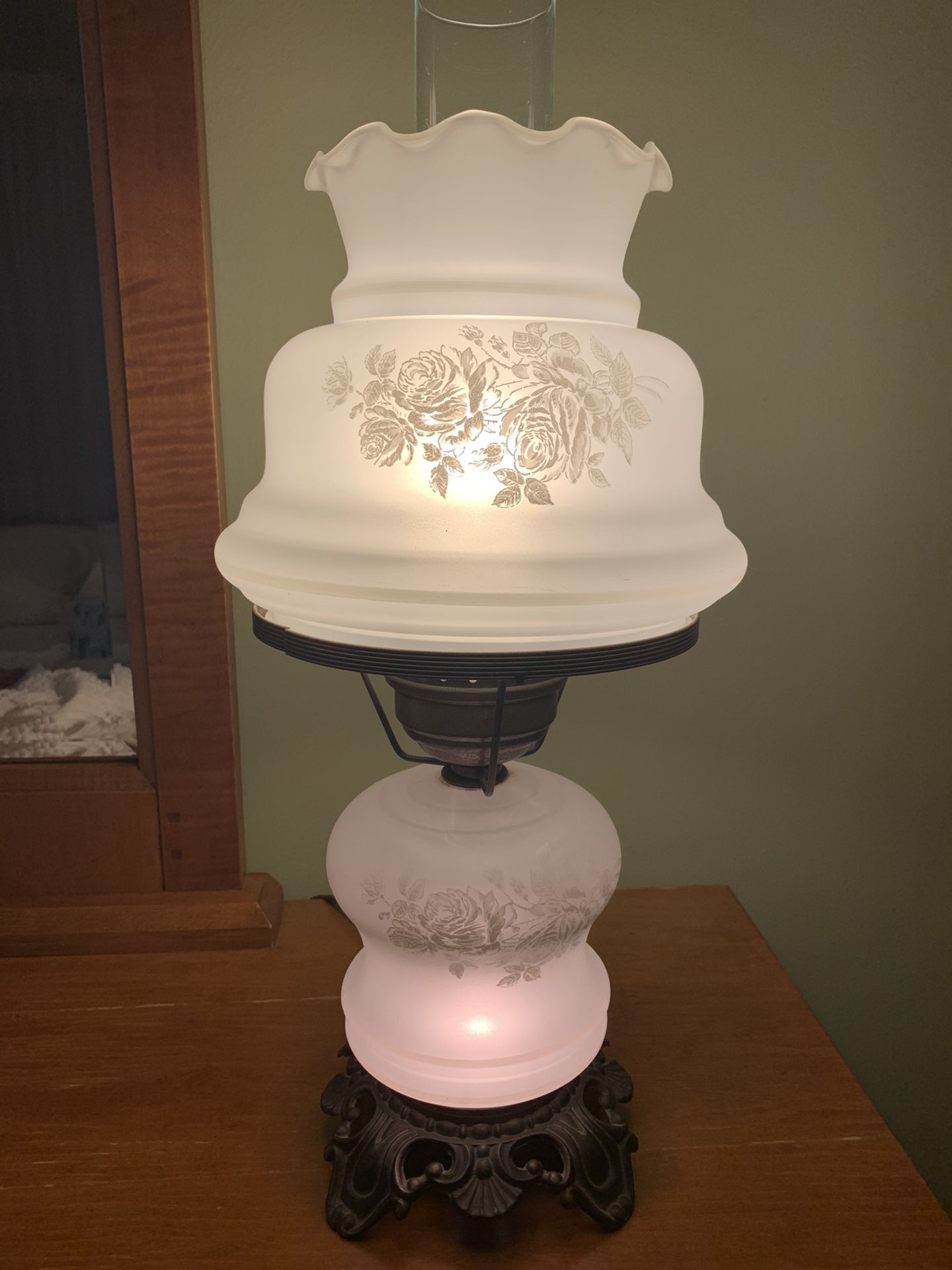 ANTIQUE ROMANTIC LAMP