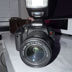 Canon Rebel T5i – Excellent Condition!