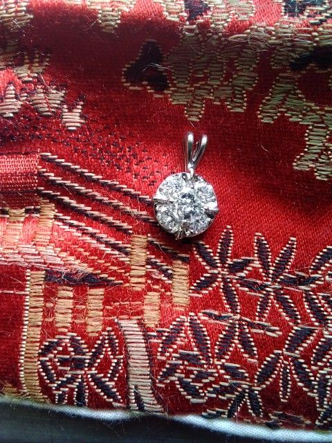 Diamond Pendant, 5 Stone, old , App. 800, 400 Obo