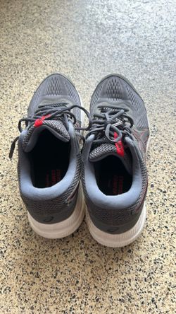 Running Shoes Size 10
