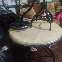 Kitchen Table With 3 Stools