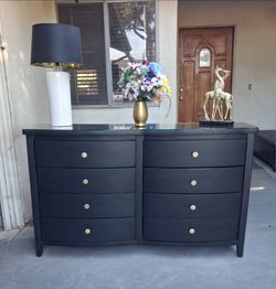 8 Drawer Solid Wood Dresser with Protective Glass Top- Black with Gold