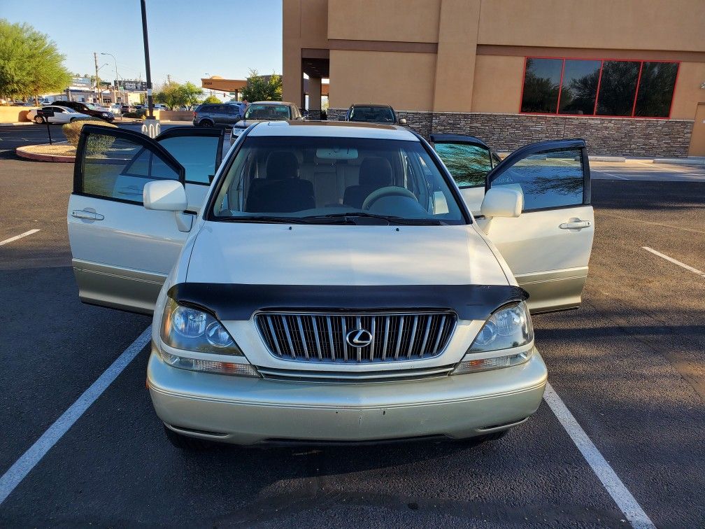 1999 Lexus Rx 300 for Sale in Sun City, AZ - OfferUp