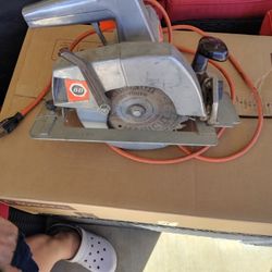 Black & Decker Deluxe Saw