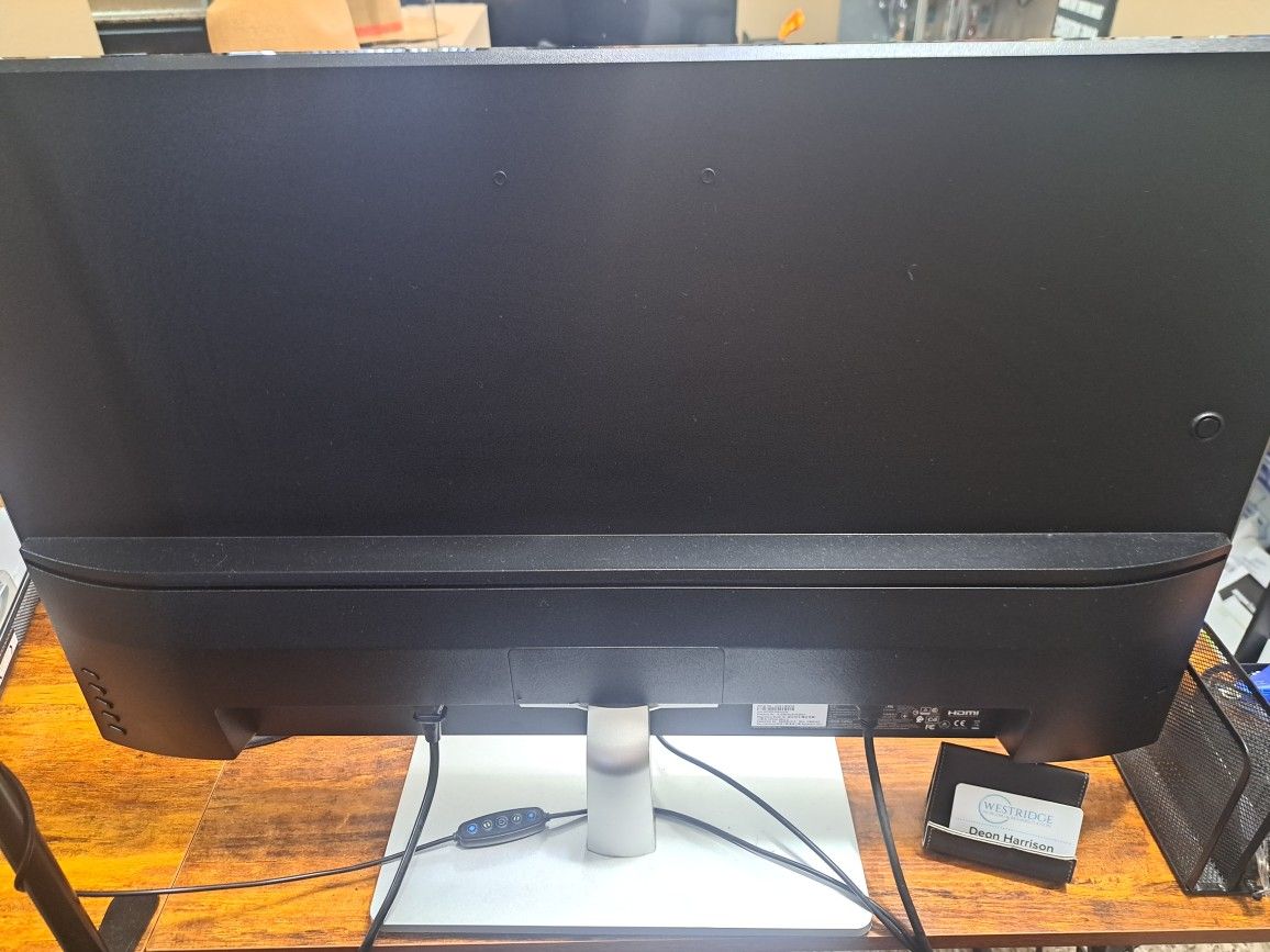 HP 31.5 In Display