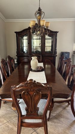 Dining Room Table Set with Lighted China Hutch