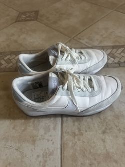 Lightly Used Nike Shoes