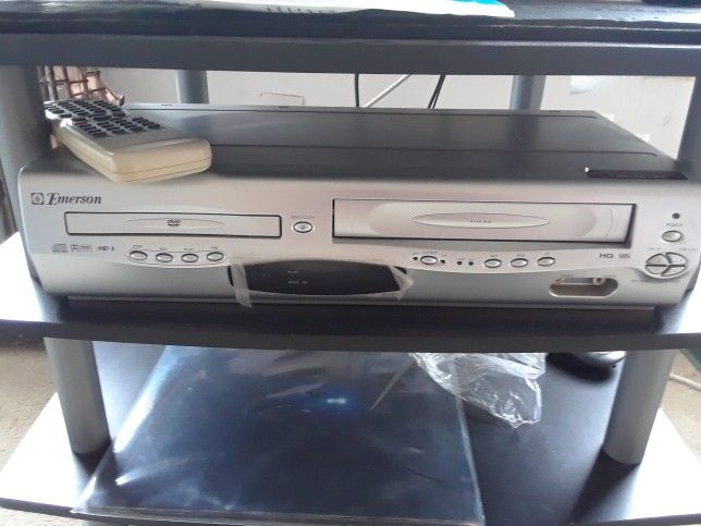 VCR DVD MP3 Player Combo, Emerson