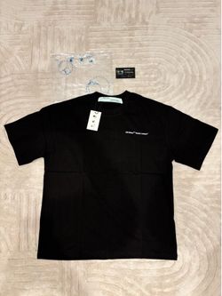 Off white tee shirt short sleeve size medium