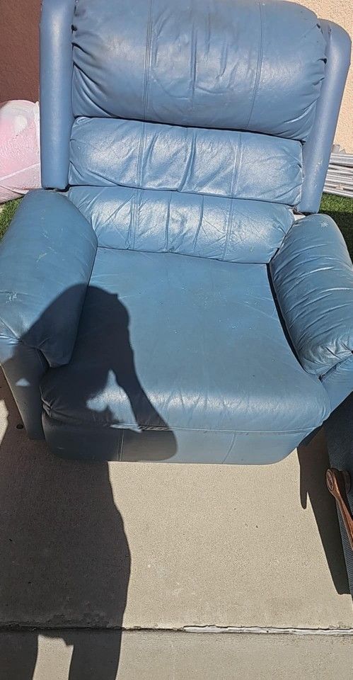 Blue Leather Single Sofa With Recliner 