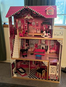 Pink Dollhouse with Furniture