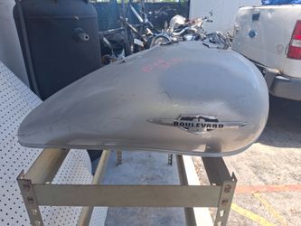 2007 06-09 Suzuki Boulevard Fuel Gas Tank Reservoir Blvd VZR1800 M109R M109