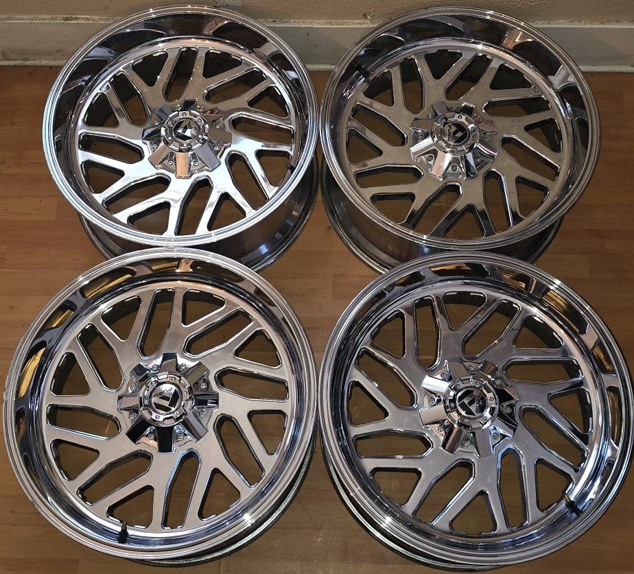 I selling set of chrome rims 22/10 for GMC, CHEVY SILVERADO 6 holes