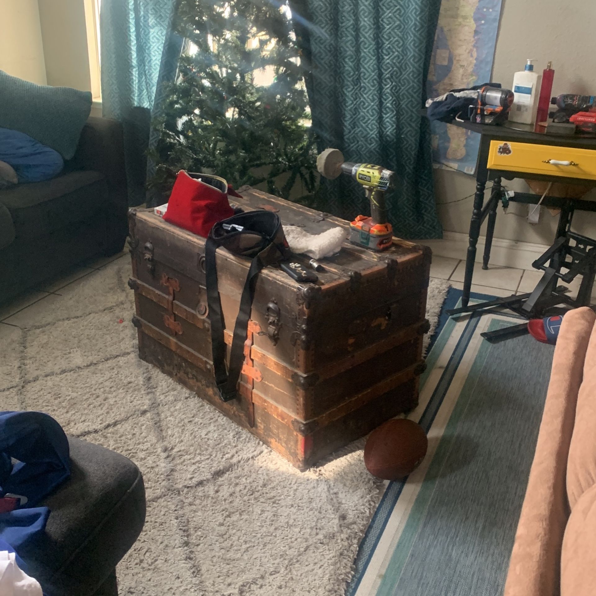 Beautiful Antique Lt1800’sFlat Top Steamer Trunk Chest Coffee Table Storage Box