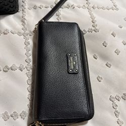Kate Spade Black Leather Zip-Around Wristlet Wallet – Clean & Organized