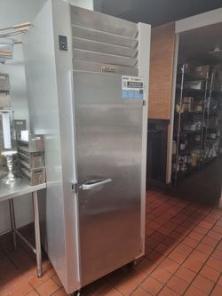 Reach -In Refrigerator