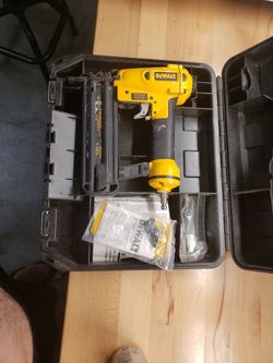 DEWALT BRAD NAILER
