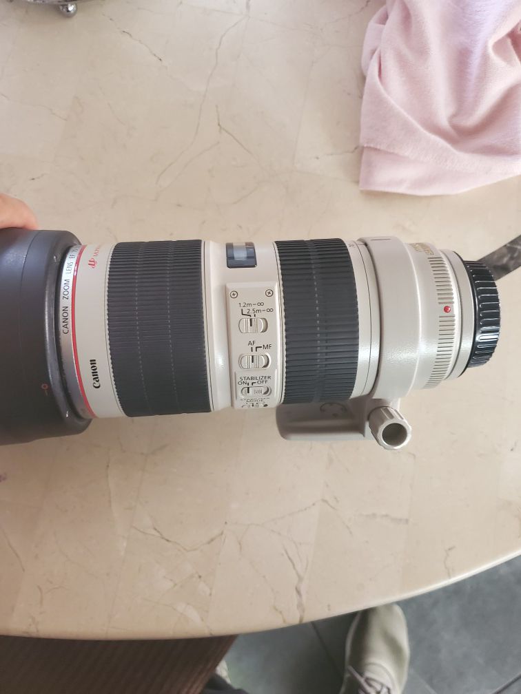 Canon zoom lens EF 70-200mm perfect condition