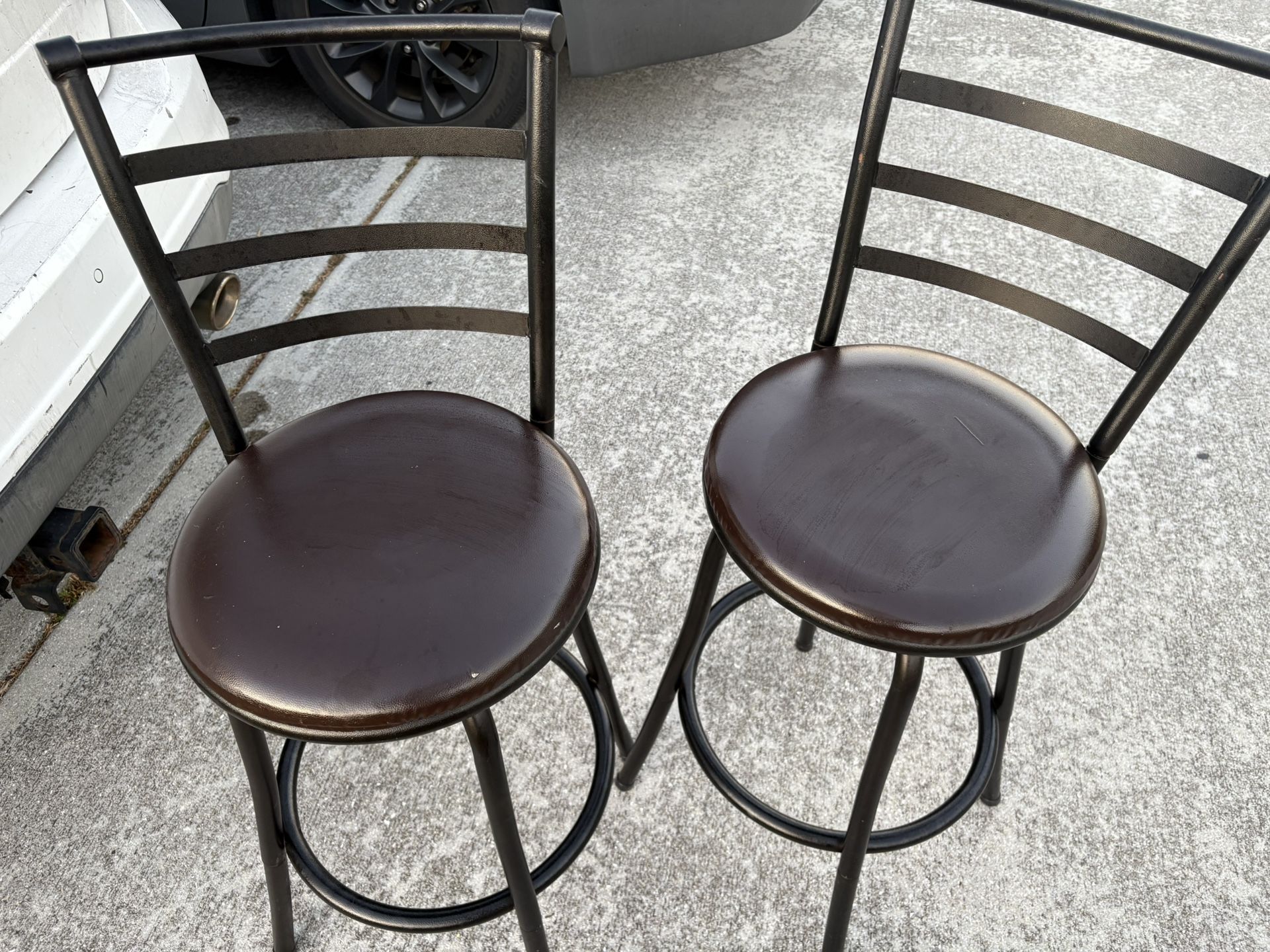 2 Bar Stools