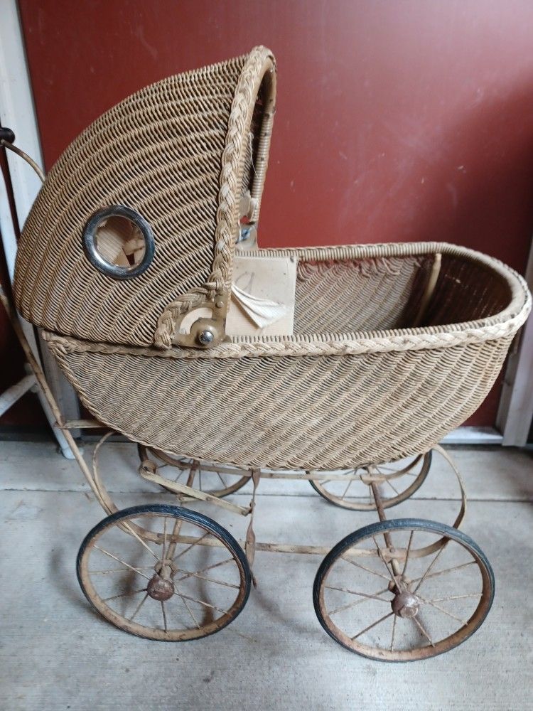 Vintage Victorian Wicker Doll Carriage